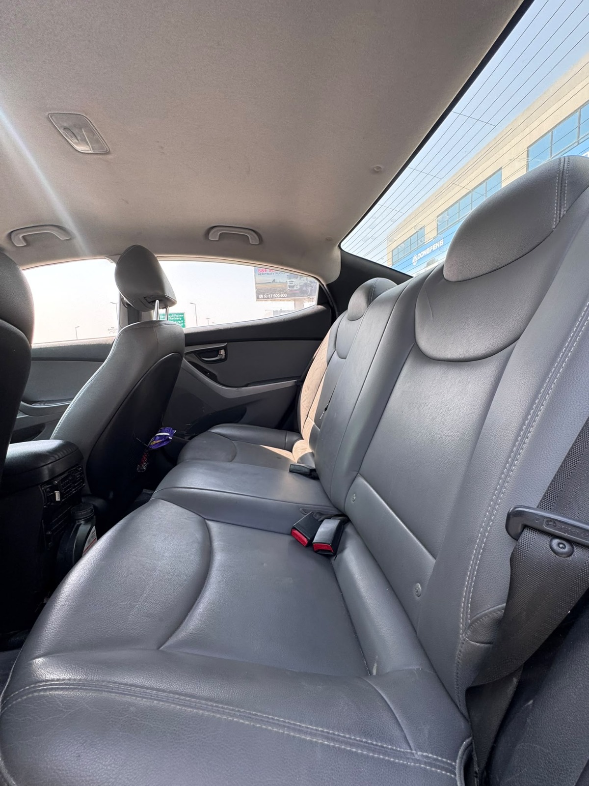 Hyundai Elantra 2016 (White)