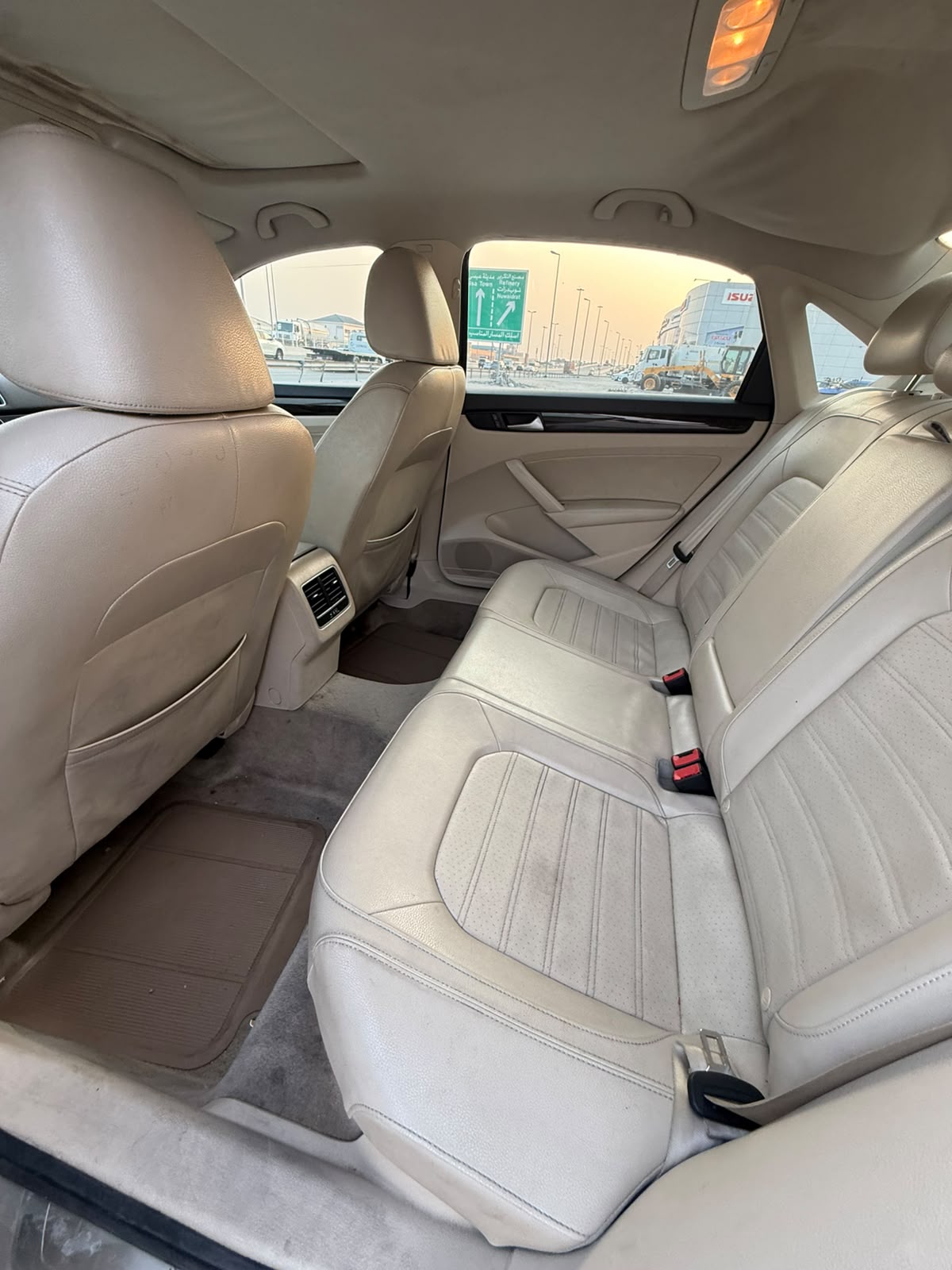 Volkswagen Passat 2016 (Beige)
