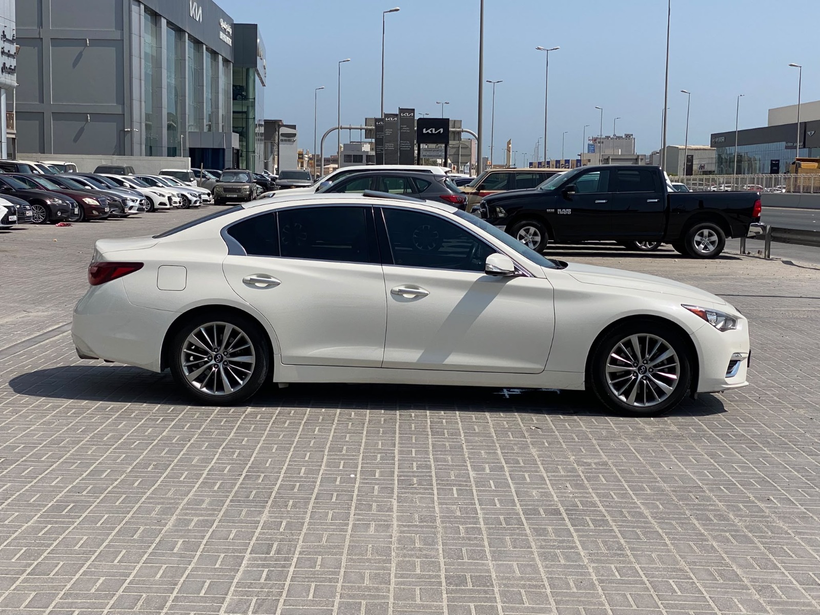 Infiniti Q50 2023 (White)
