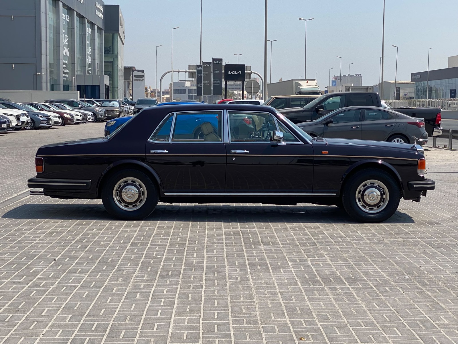 Rolls Royce Spirit 1984 (Maroon)