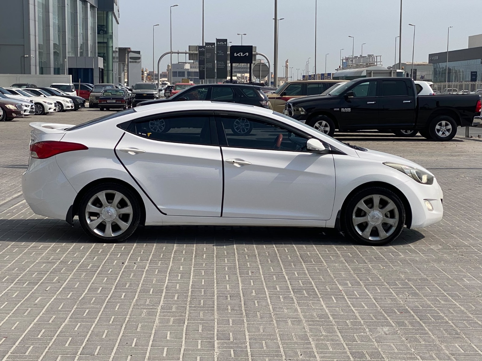 Hyundai Elantra 2014 (White)