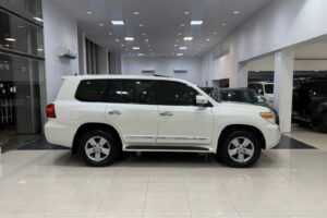 Toyota Land Cruiser GX-R 2015 (White)