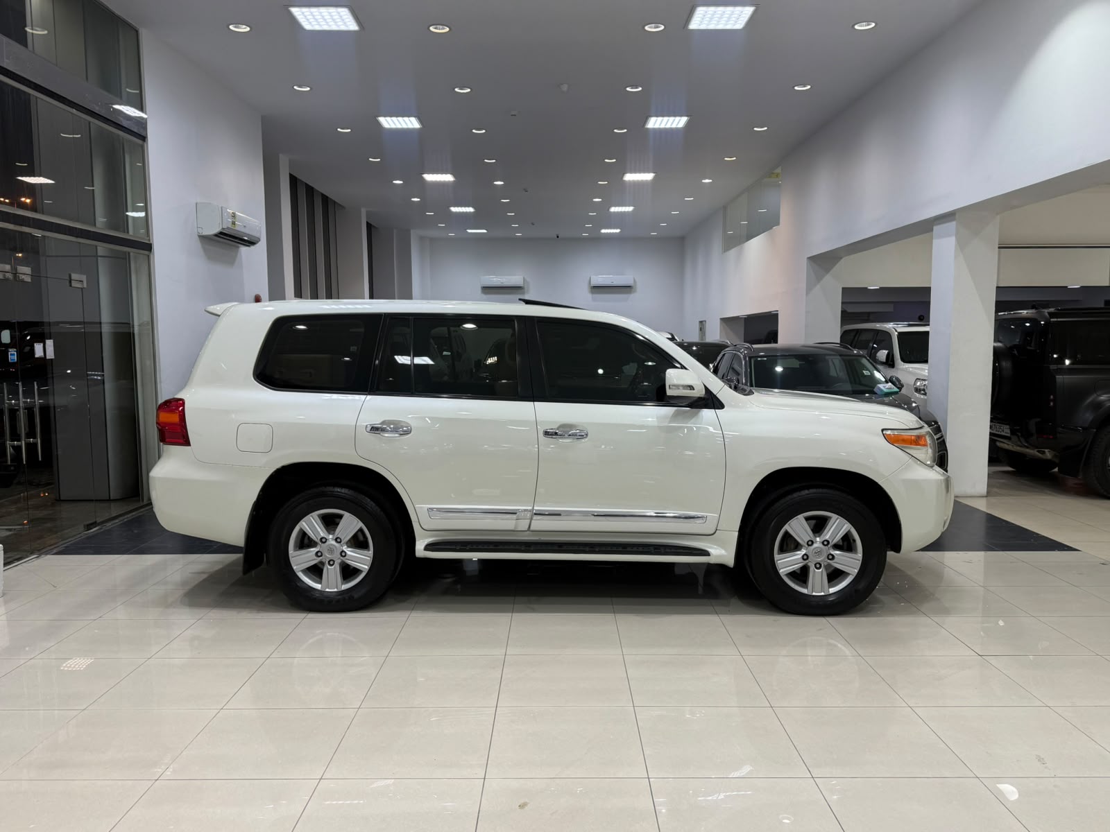 Toyota Land Cruiser GX-R 2015 (White)
