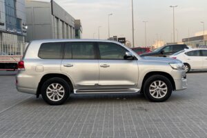 Toyota Land Cruiser GX-R 2016 (Silver)