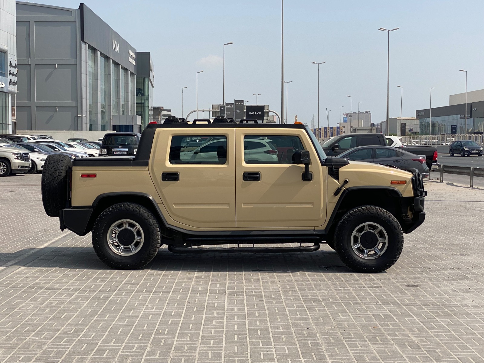 Hummer H2 / 2007 (Beige)