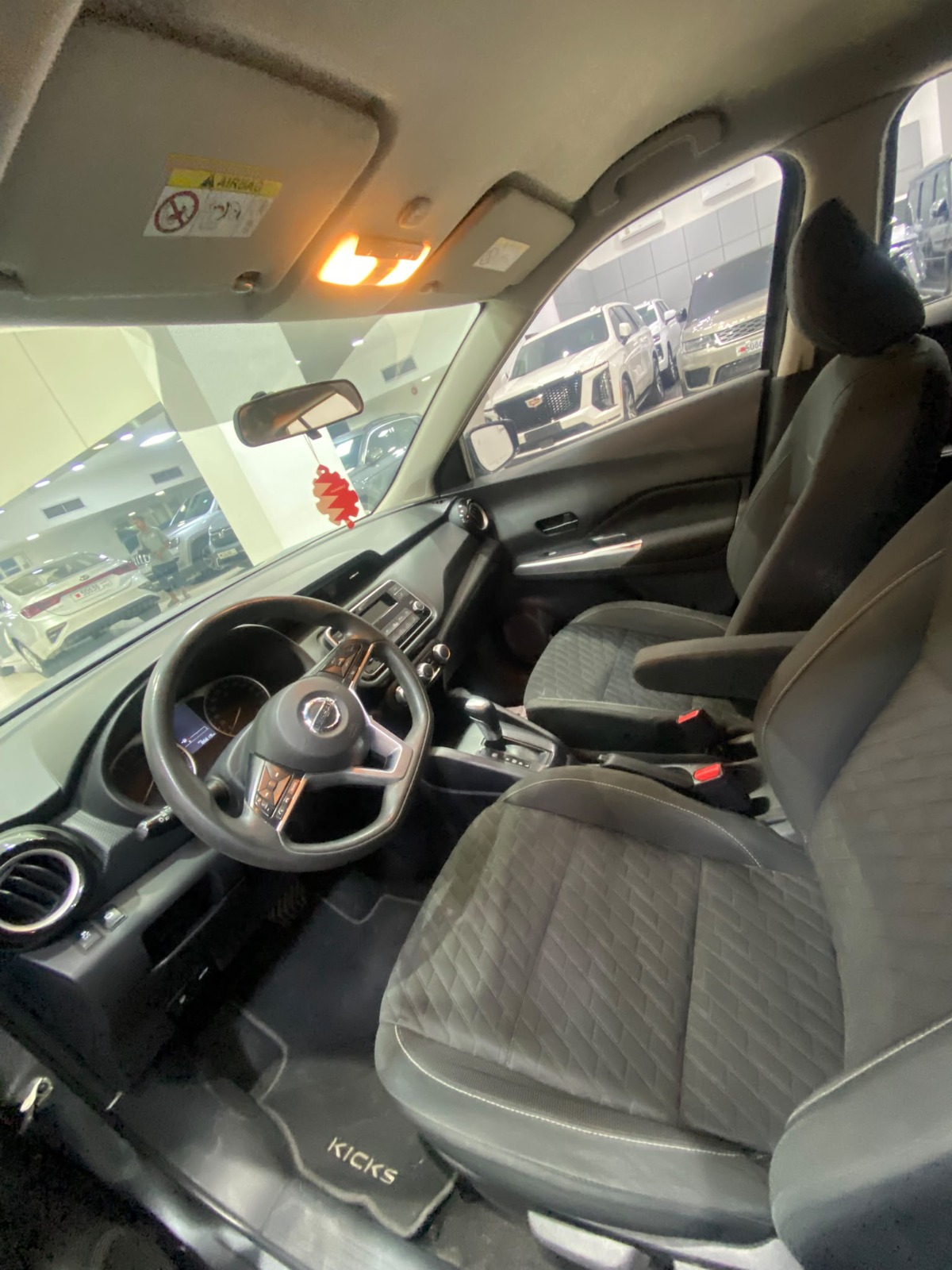 Nissan Kicks 2021 (Grey)