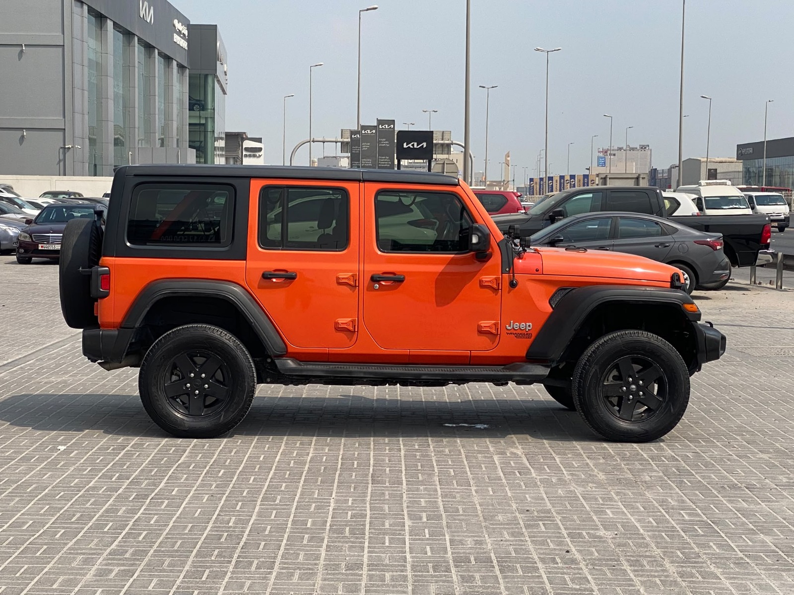 Jeep Wrangler Sport 2018 (Orange)
