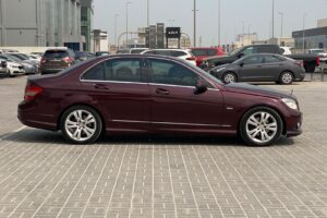 Mercedes Benz C-200 / 2009 (Maroon)