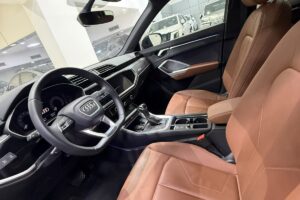 Audi Q3 / 2025 (Grey)