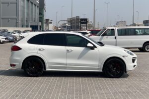 Porsche Cayenne GTS 2014 (White)