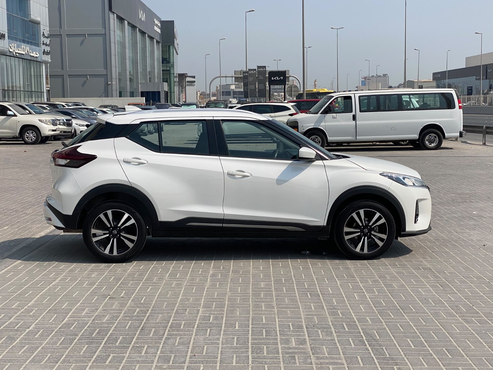 Nissan Kicks 2024 (White)
