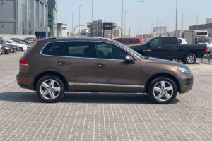 Volkswagen Touareg 2014 (Brown)