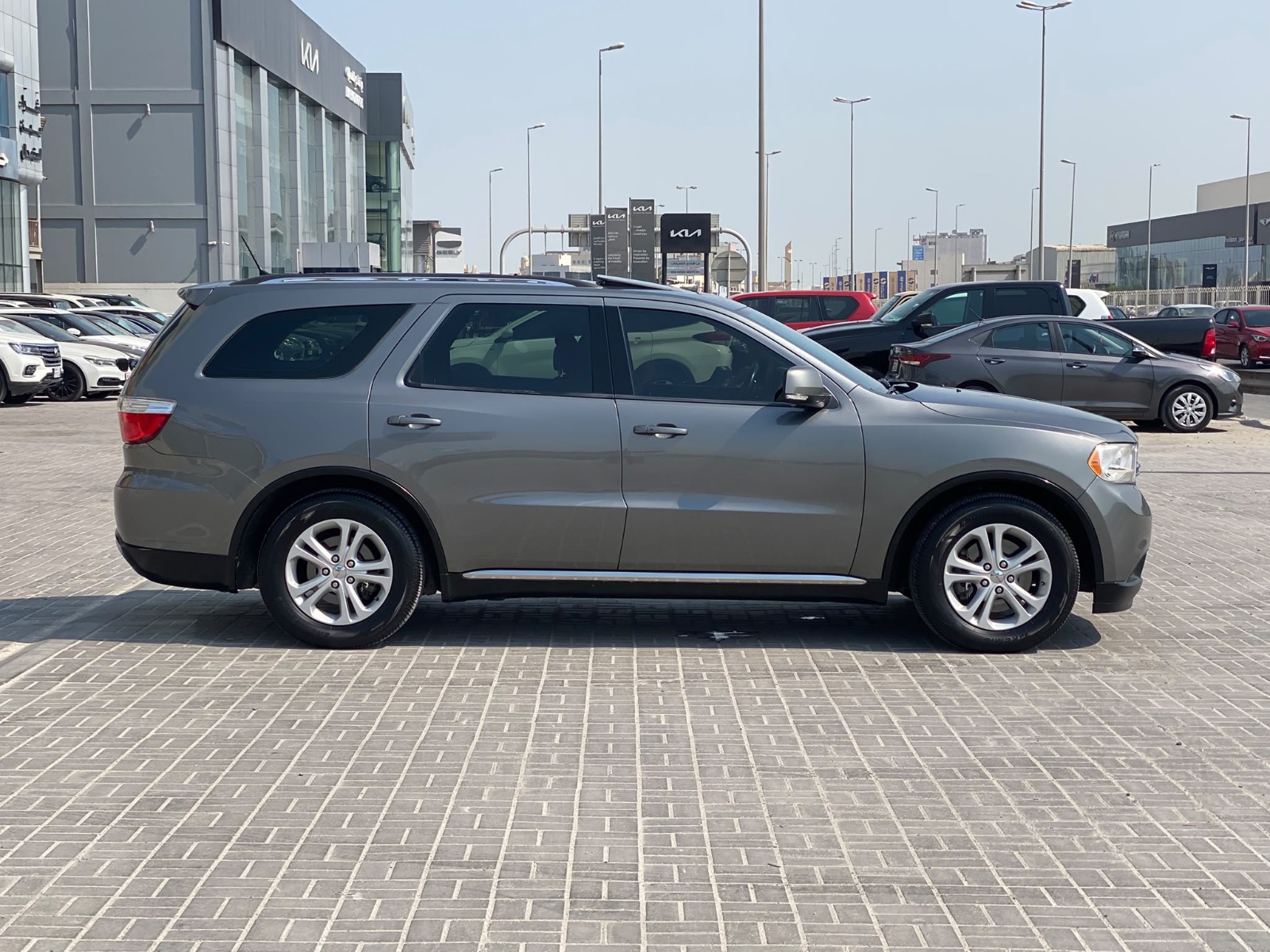 Dodge Durango 2011 (Grey)