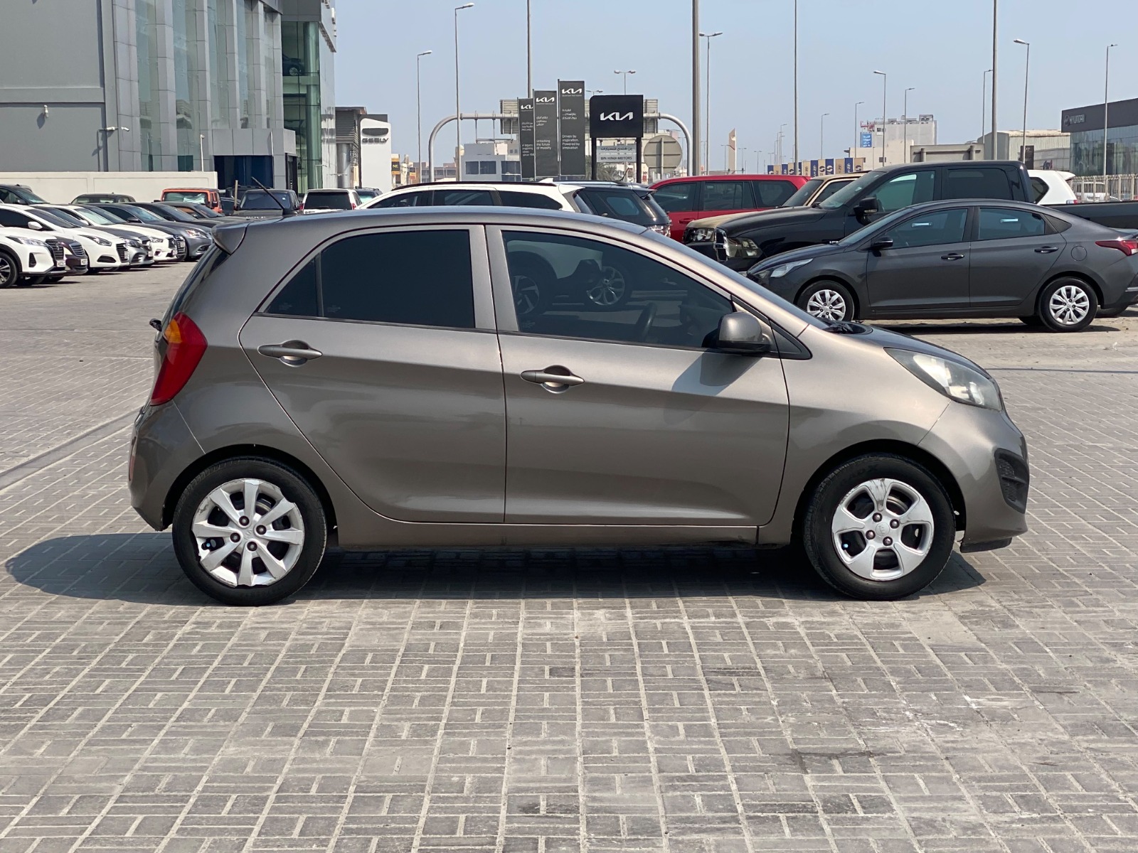 Kia Picanto / 2014 (Grey)