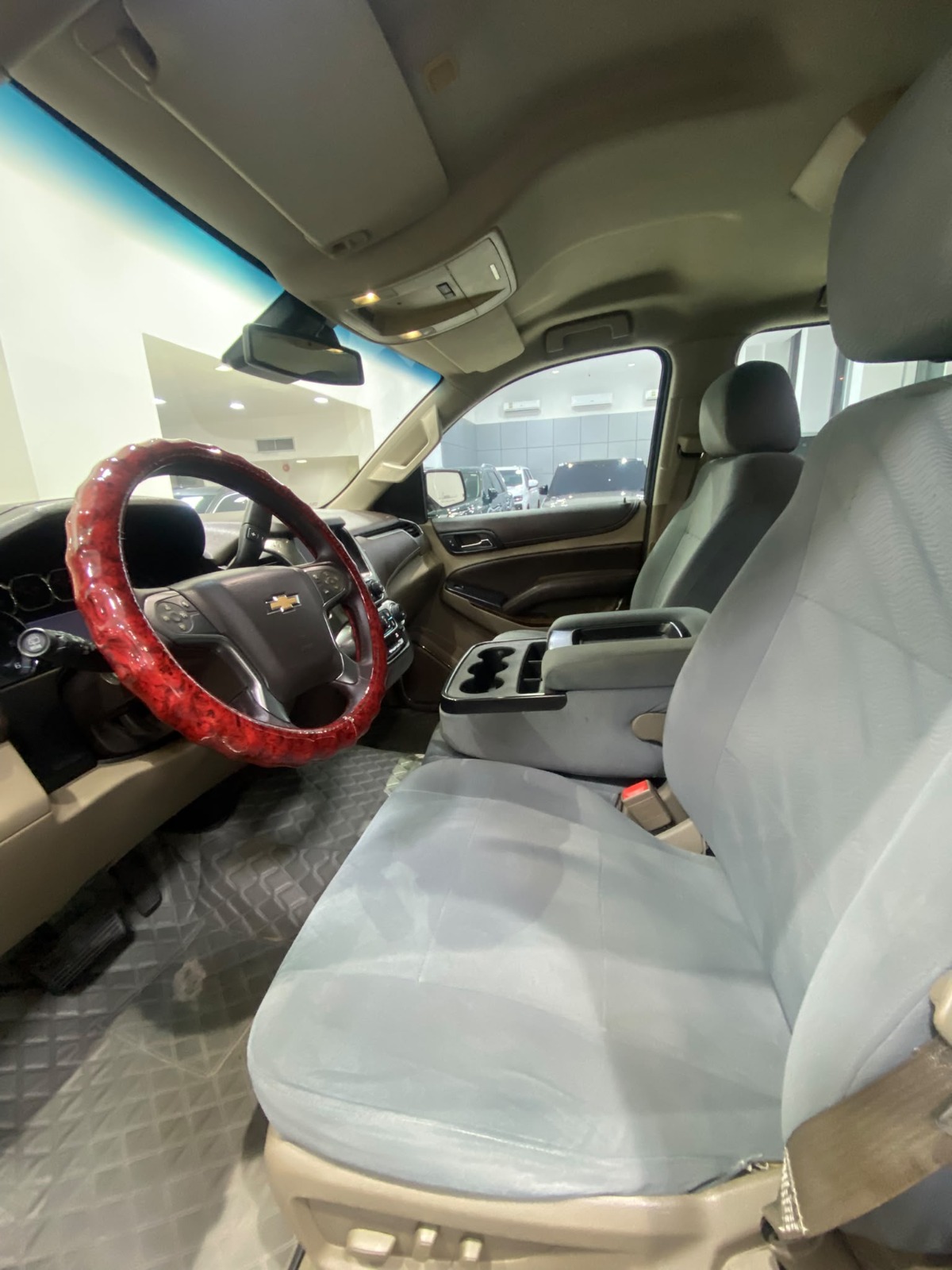 Chevrolet Tahoe LS 2016 (Gold)