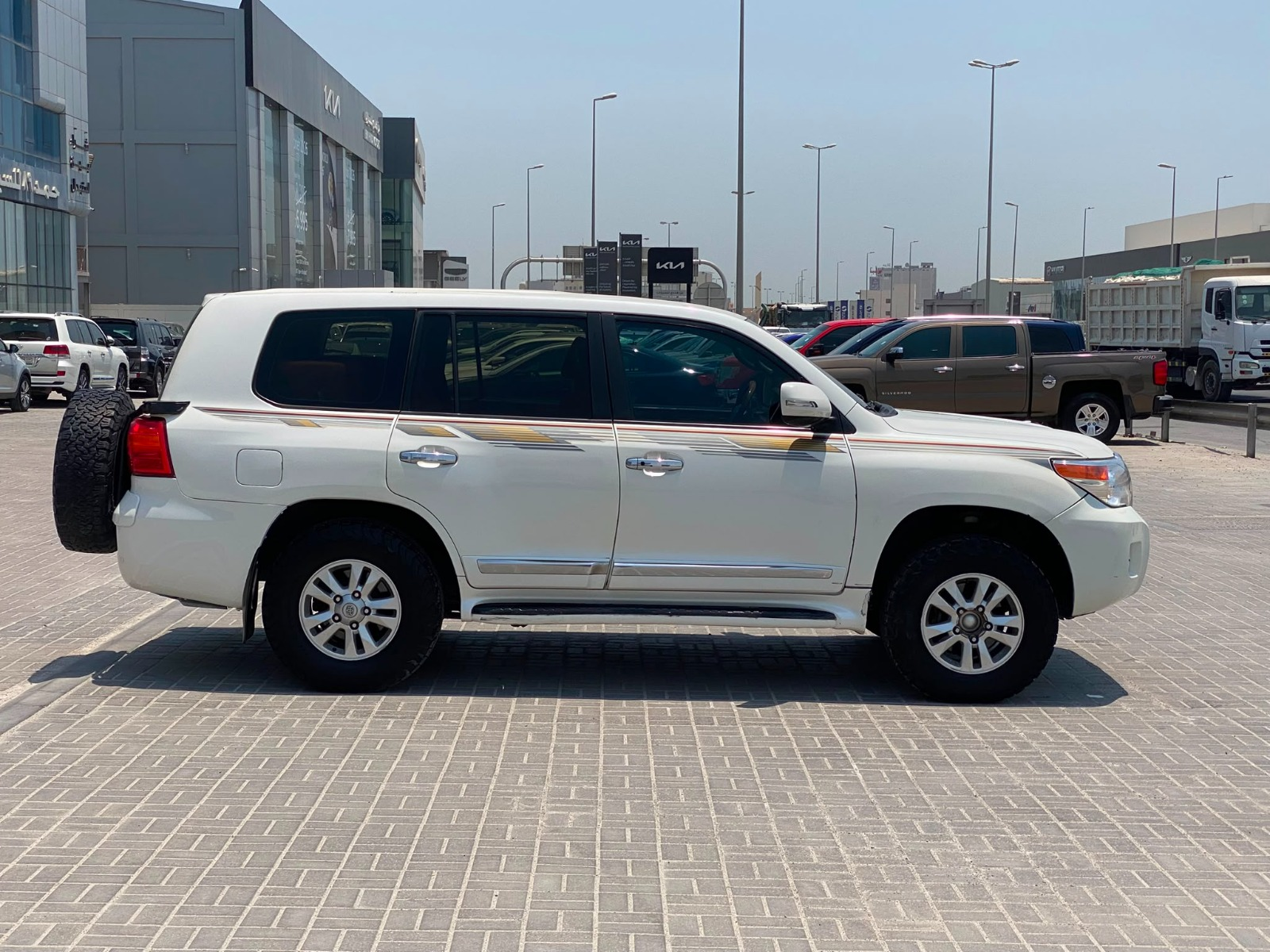 Toyota Land Cruiser GXR 2008 (White)