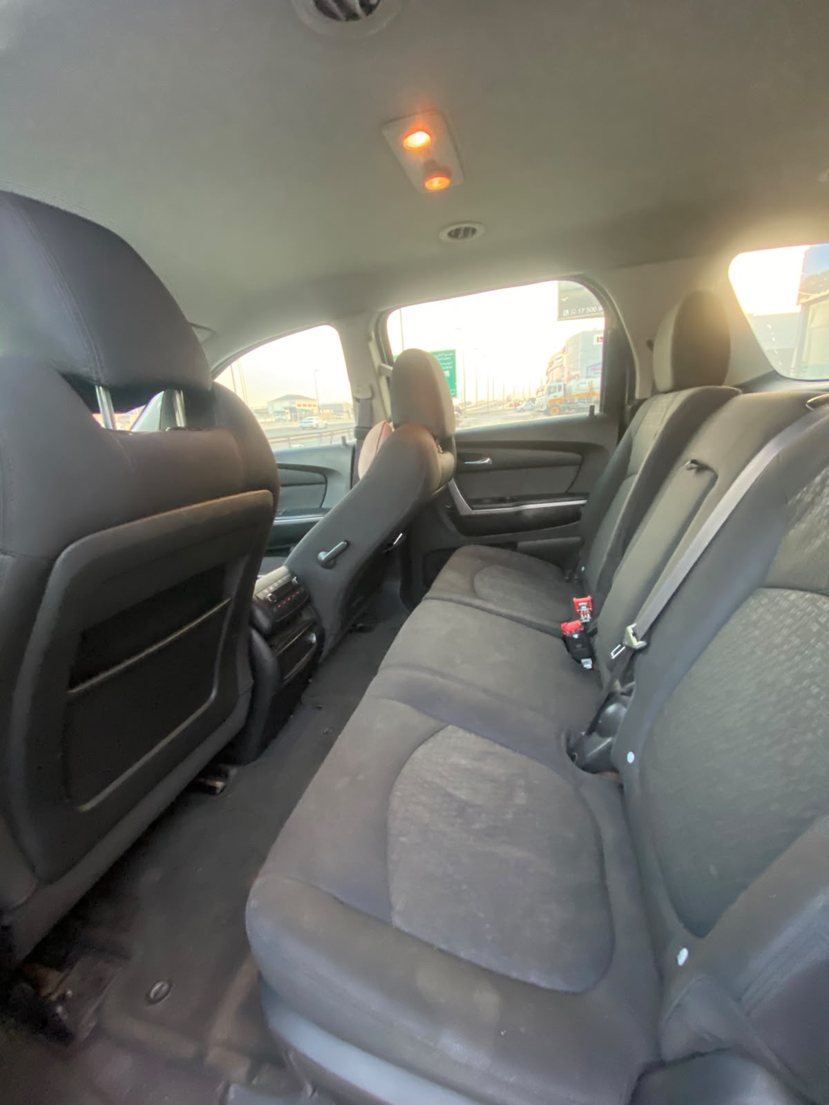 GMC Acadia 2011 (Gold)