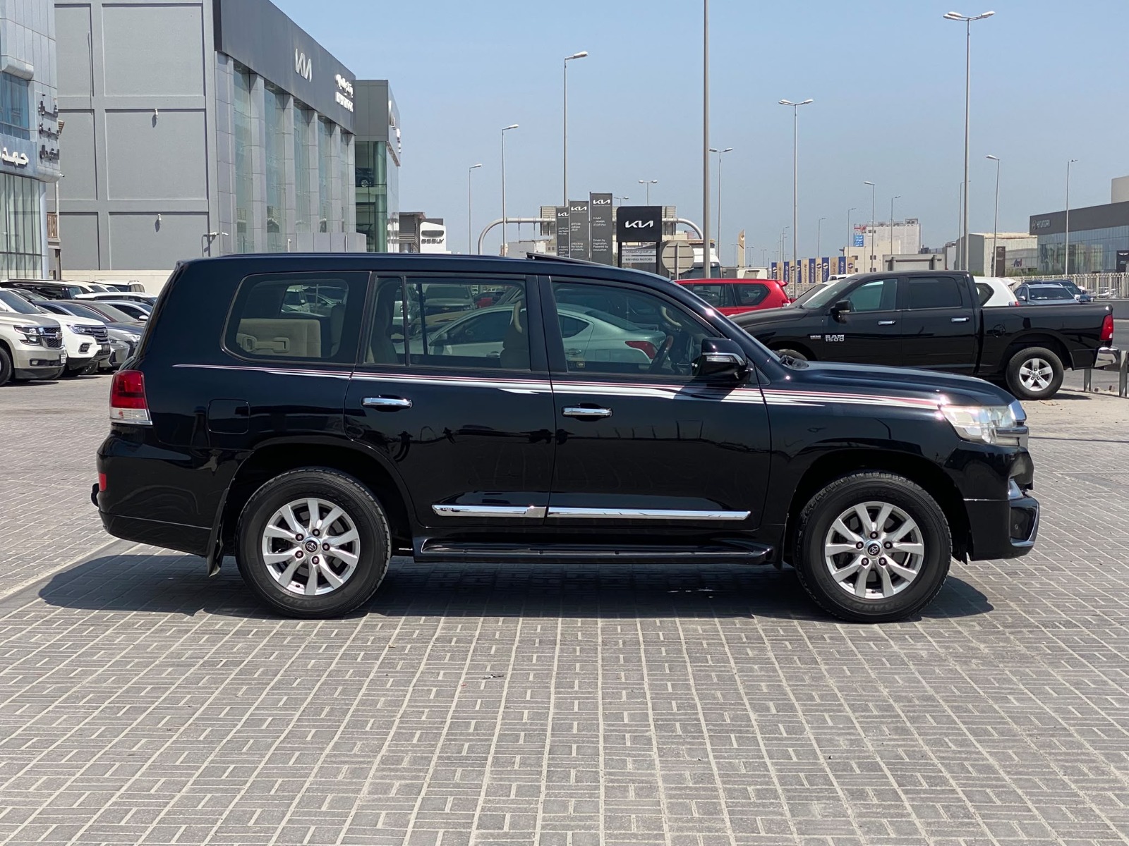 Toyota Land Cruiser GXR 2018 (Black)