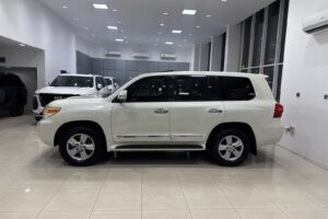 Toyota Land Cruiser GX-R 2015 (White)