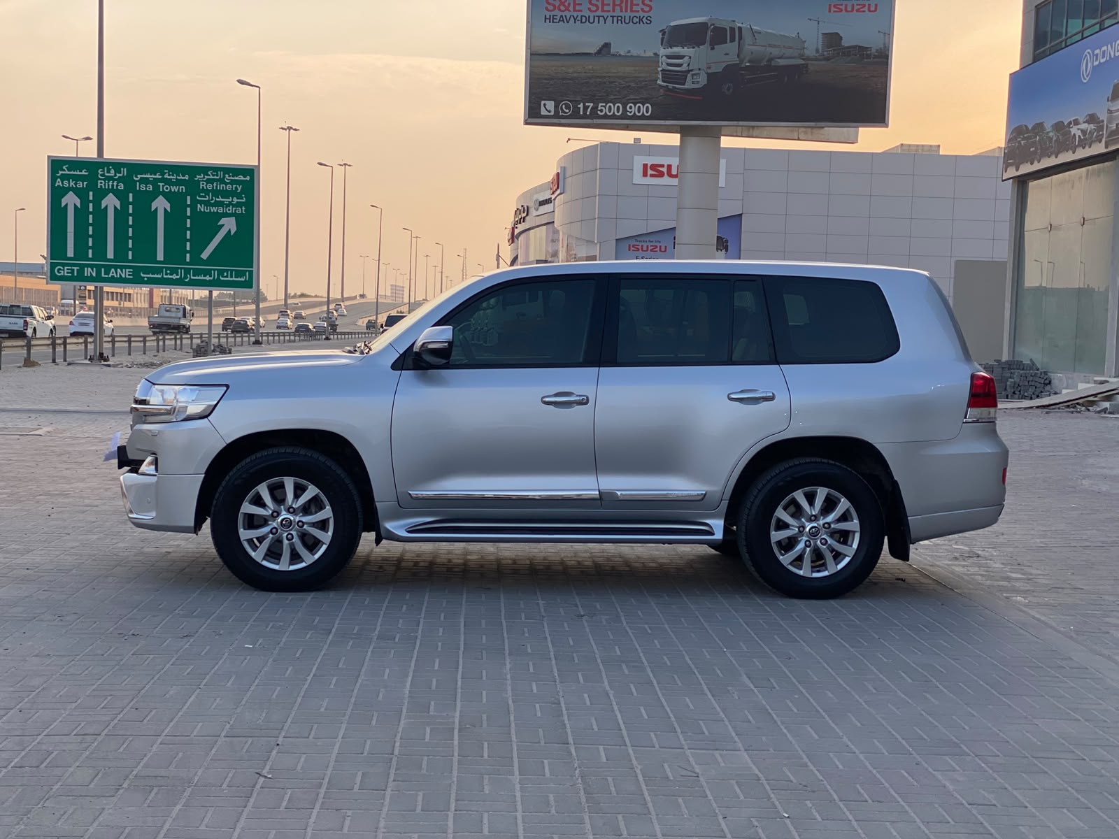 Toyota Land Cruiser GX-R 2016 (Silver)