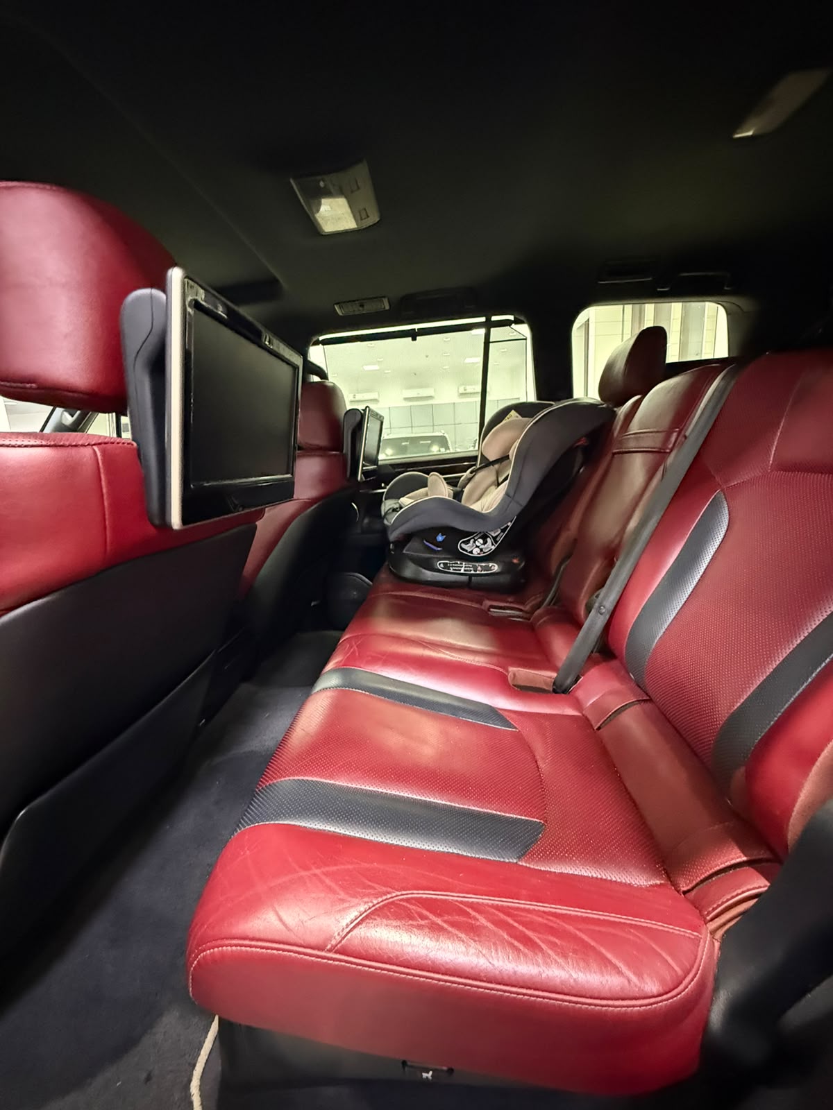 Lexus LX-570 S 2018 (Black)