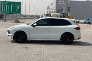 Porsche Cayenne GTS 2014 (White)