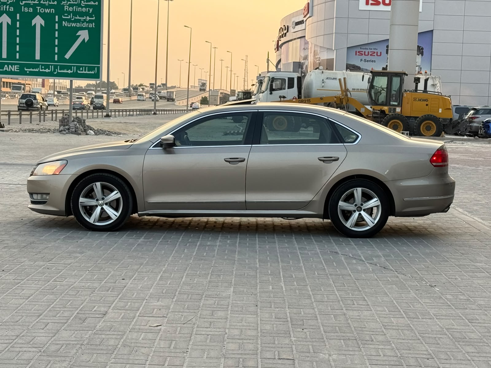 Volkswagen Passat 2016 (Beige)
