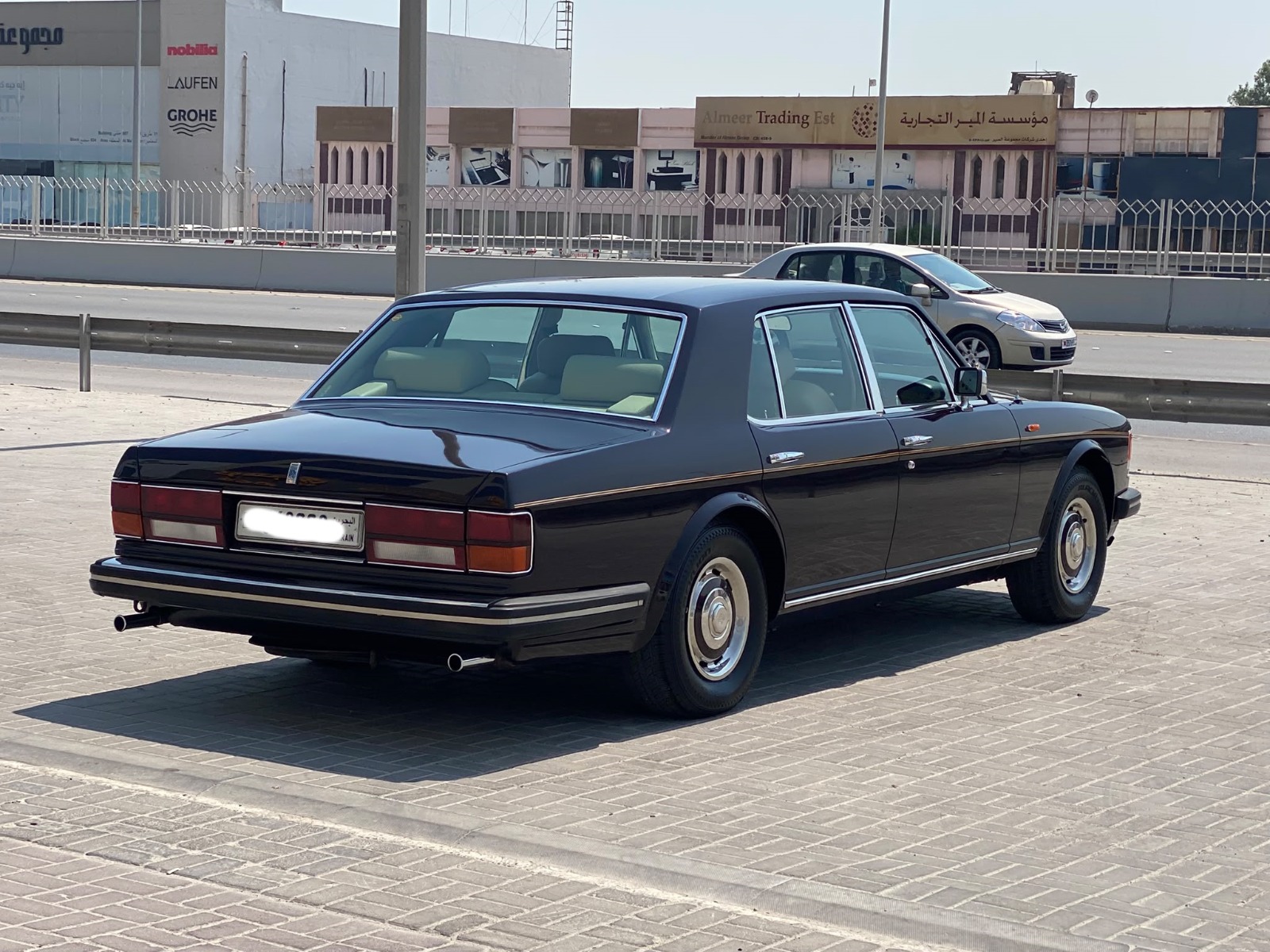 Rolls Royce Spirit 1984 (Maroon)