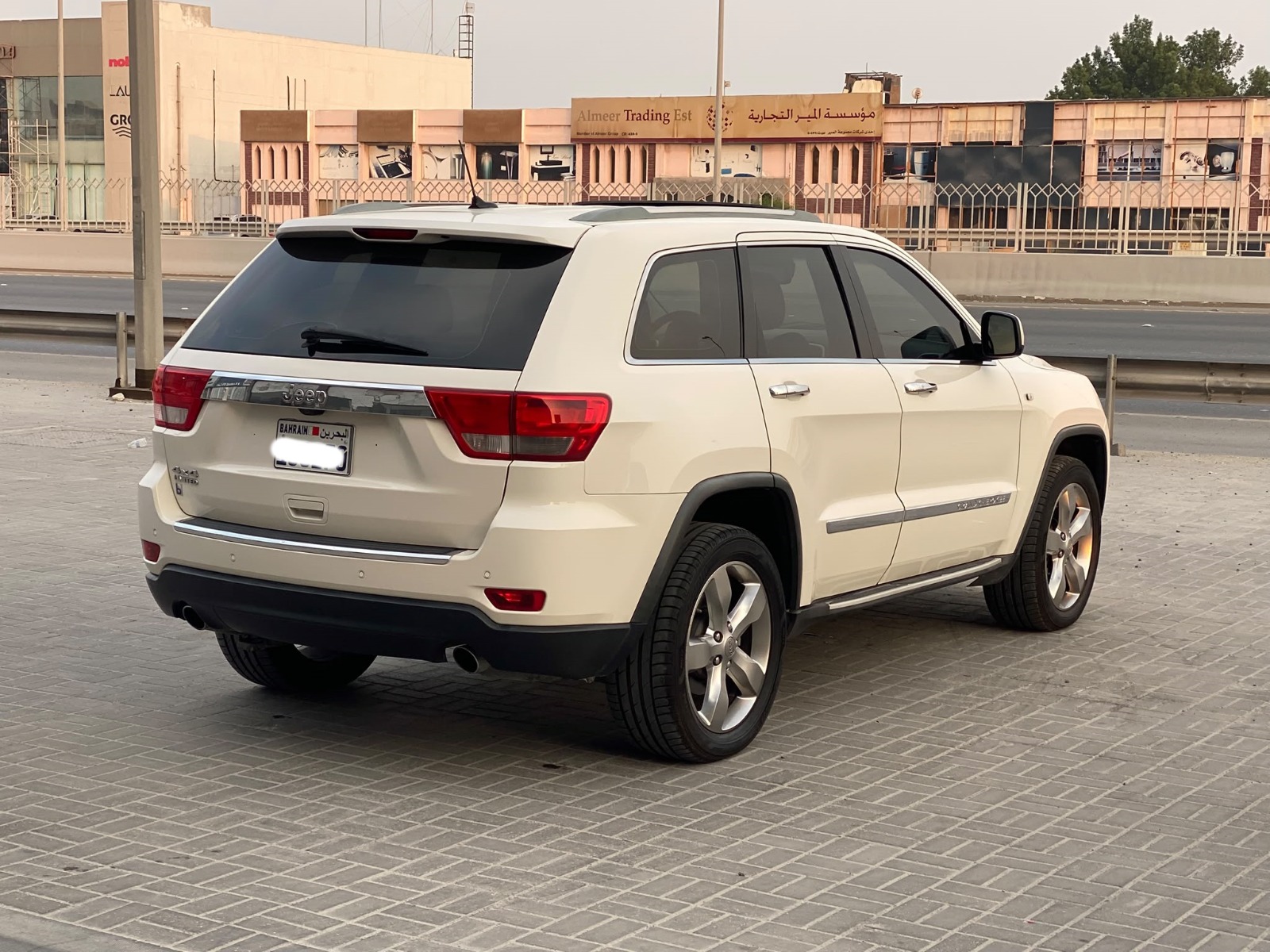 Jeep Grand Cherokee LTD 2012 (White)