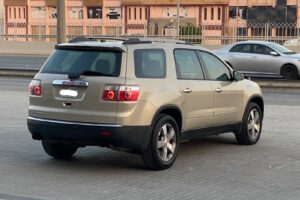 GMC Acadia 2011 (Gold)