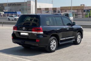 Toyota Land Cruiser GXR 2018 (Black)