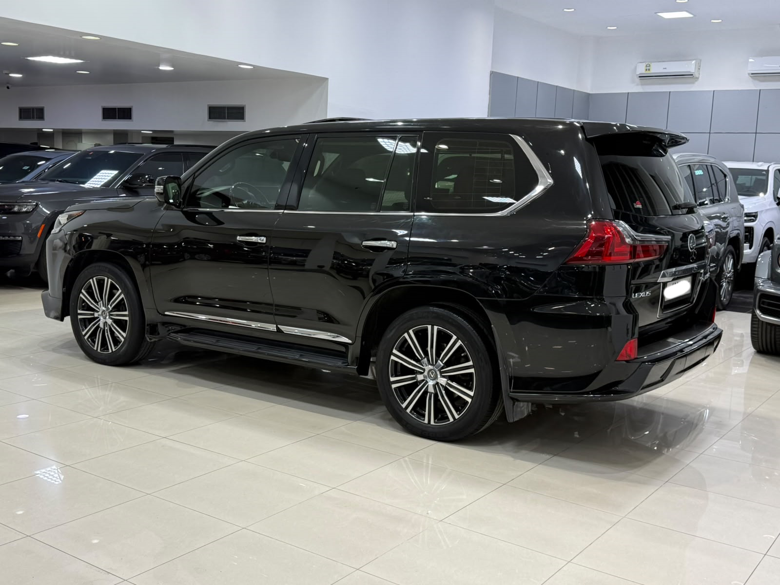 Lexus LX-570 S 2018 (Black)