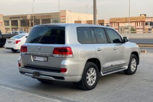 Toyota Land Cruiser GX-R 2016 (Silver)