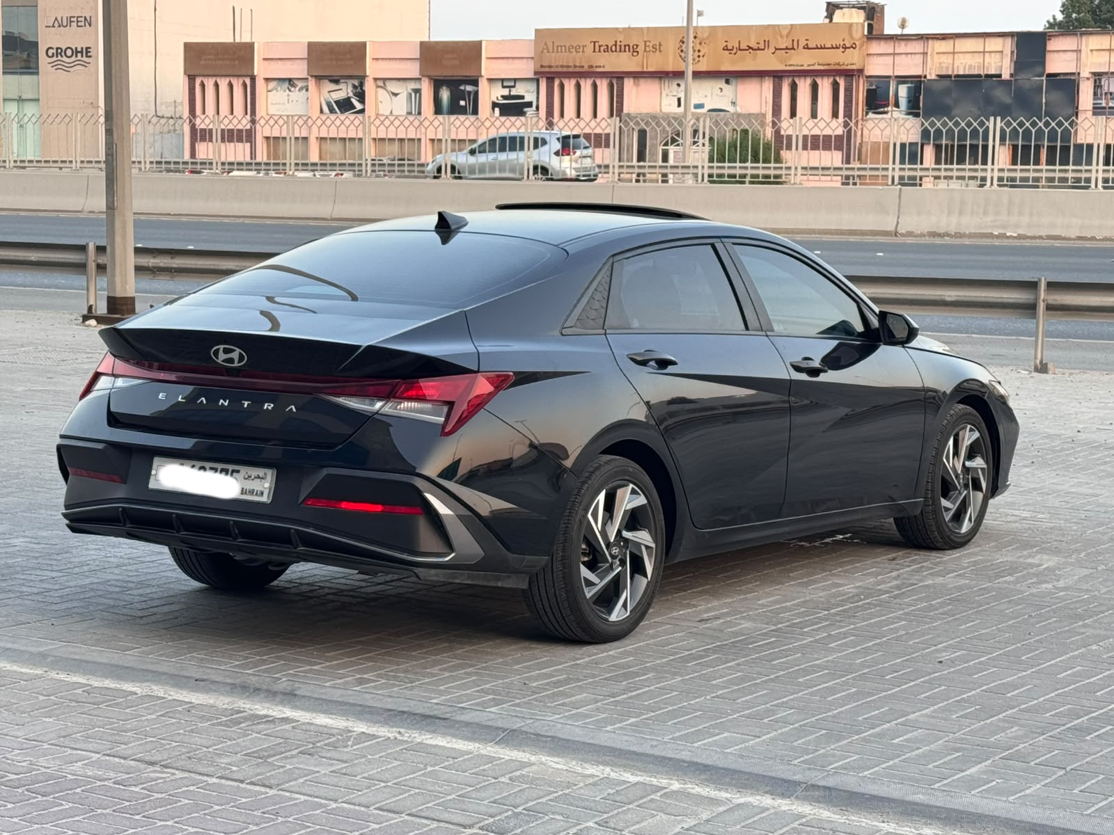 Hyundai Elantra 2025 (Black)