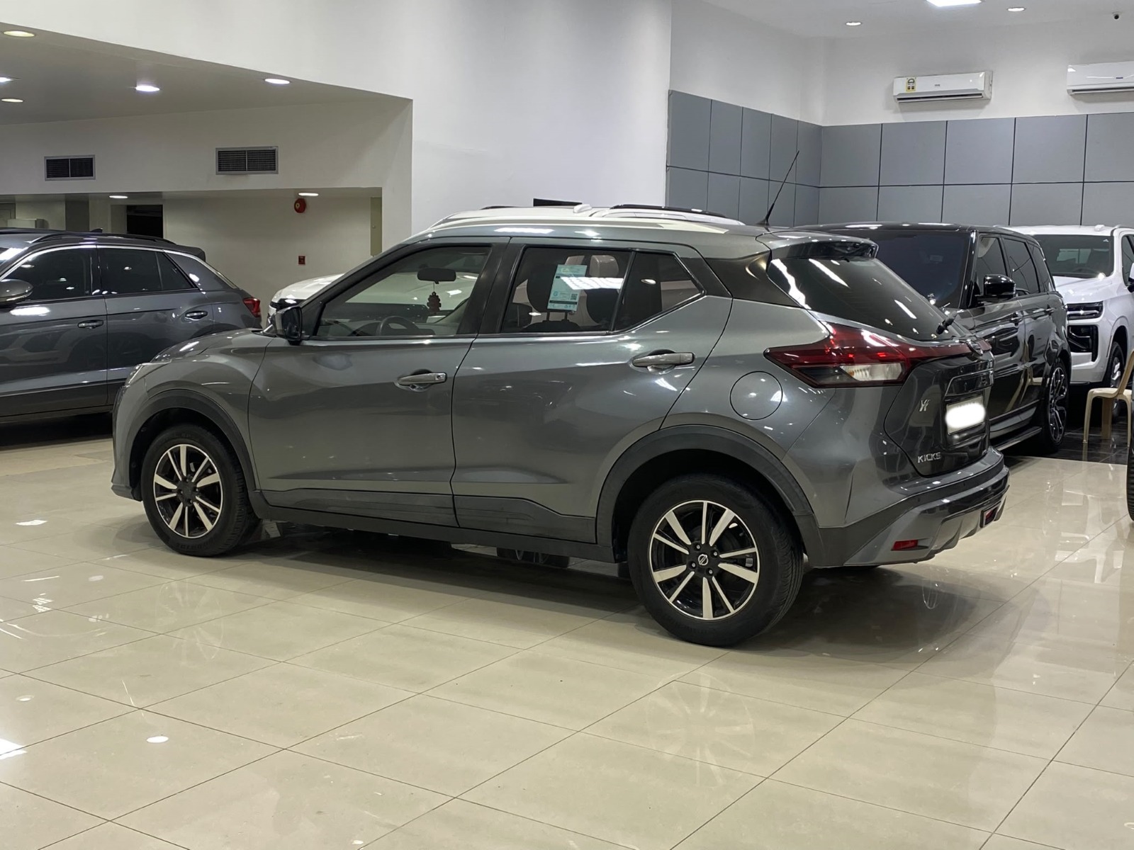 Nissan Kicks 2021 (Grey)