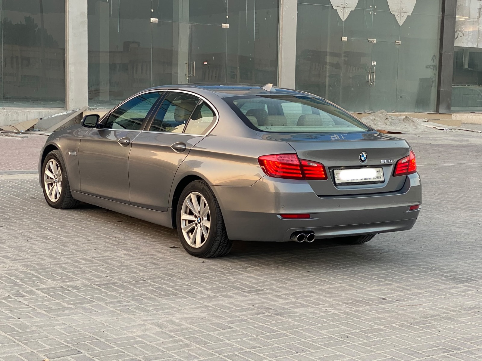 BMW 520i 2015 (Grey)