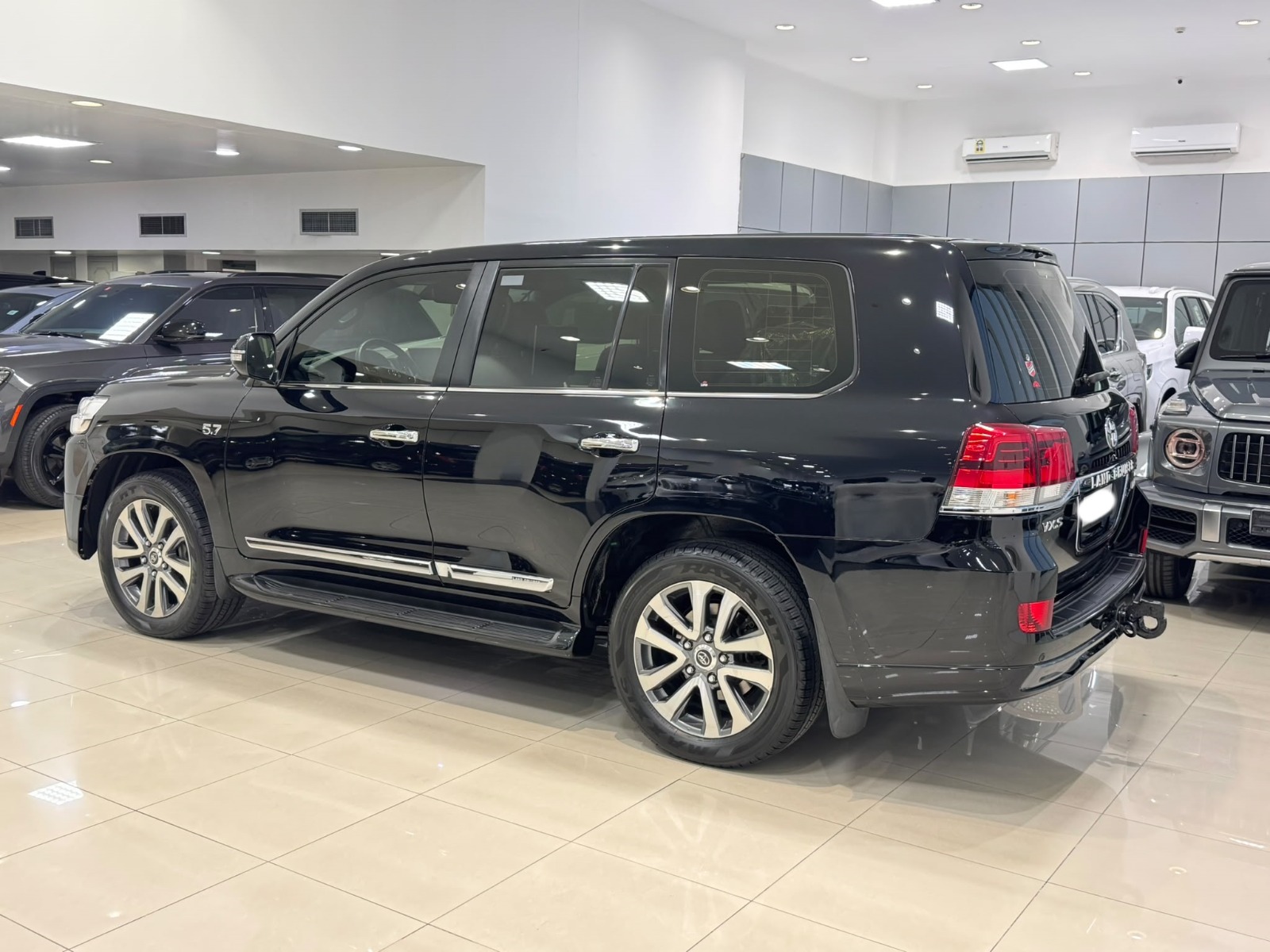 Toyota Land Cruiser VX-S 2016 (Black)