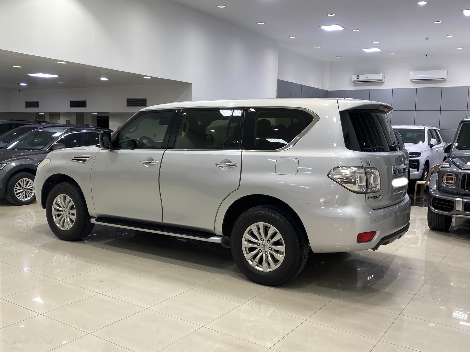 Nissan Patrol XE 2017 (Silver)