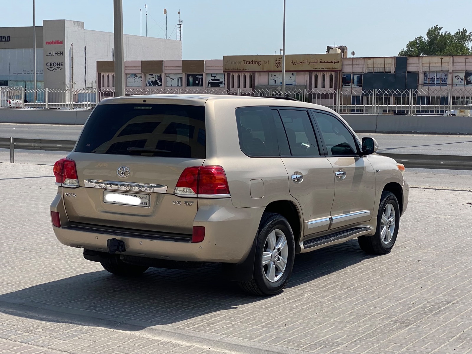 Toyota Land Cruiser VX-R 2014 (Beige)