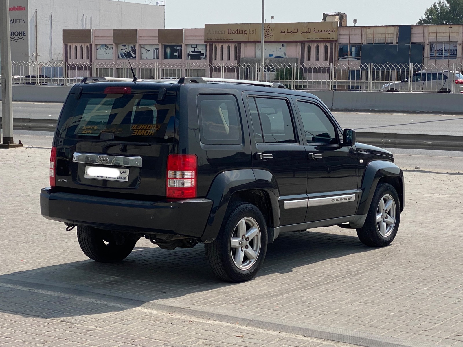 Jeep Cherokee LTD 2011 (Black)
