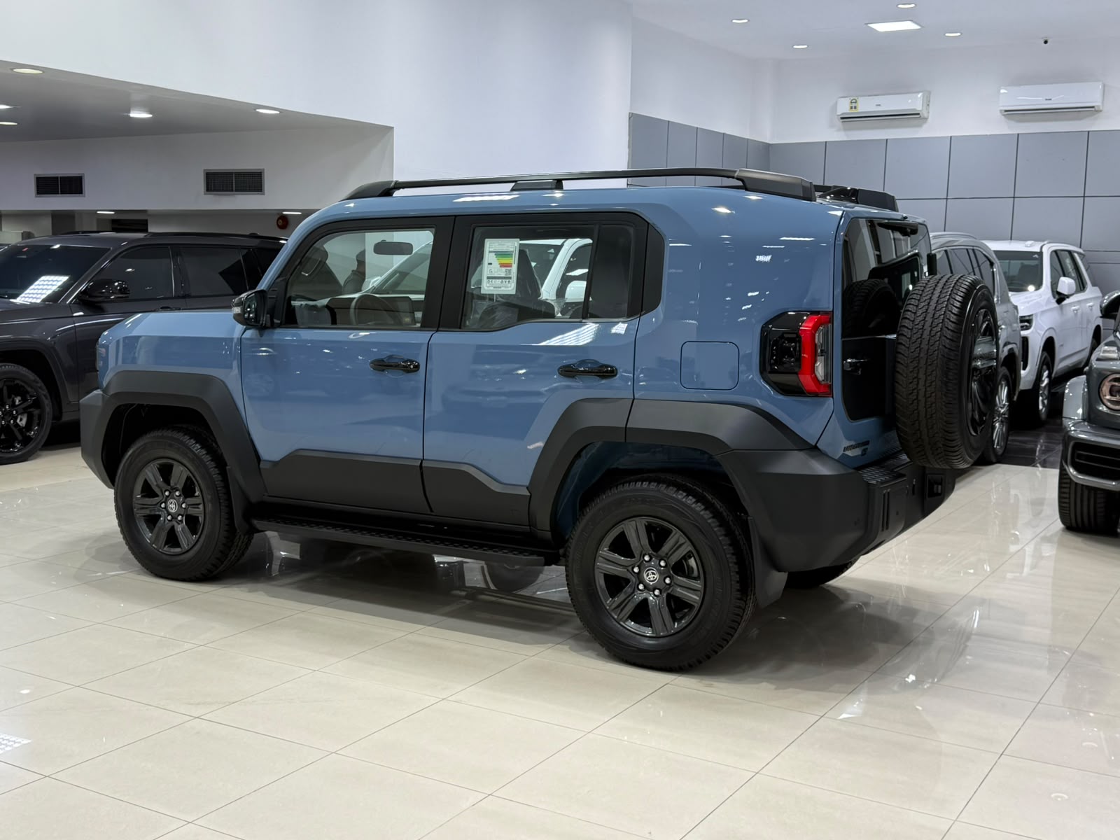 Toyota FJ-Cruiser 2027 (Blue)