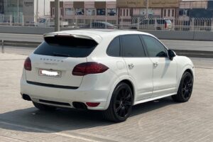 Porsche Cayenne GTS 2014 (White)