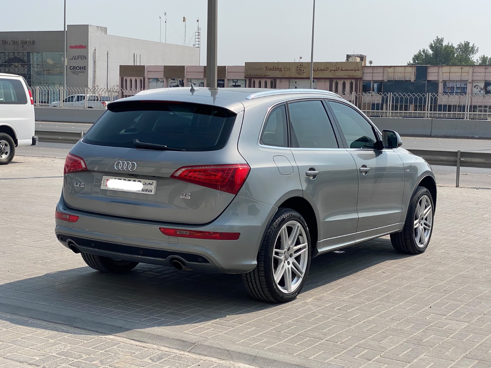 Audi Q5 / 2010 (Grey)