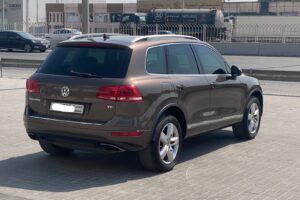 Volkswagen Touareg 2014 (Brown)