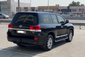 Toyota Land Cruiser GX-R 2018 (Black)