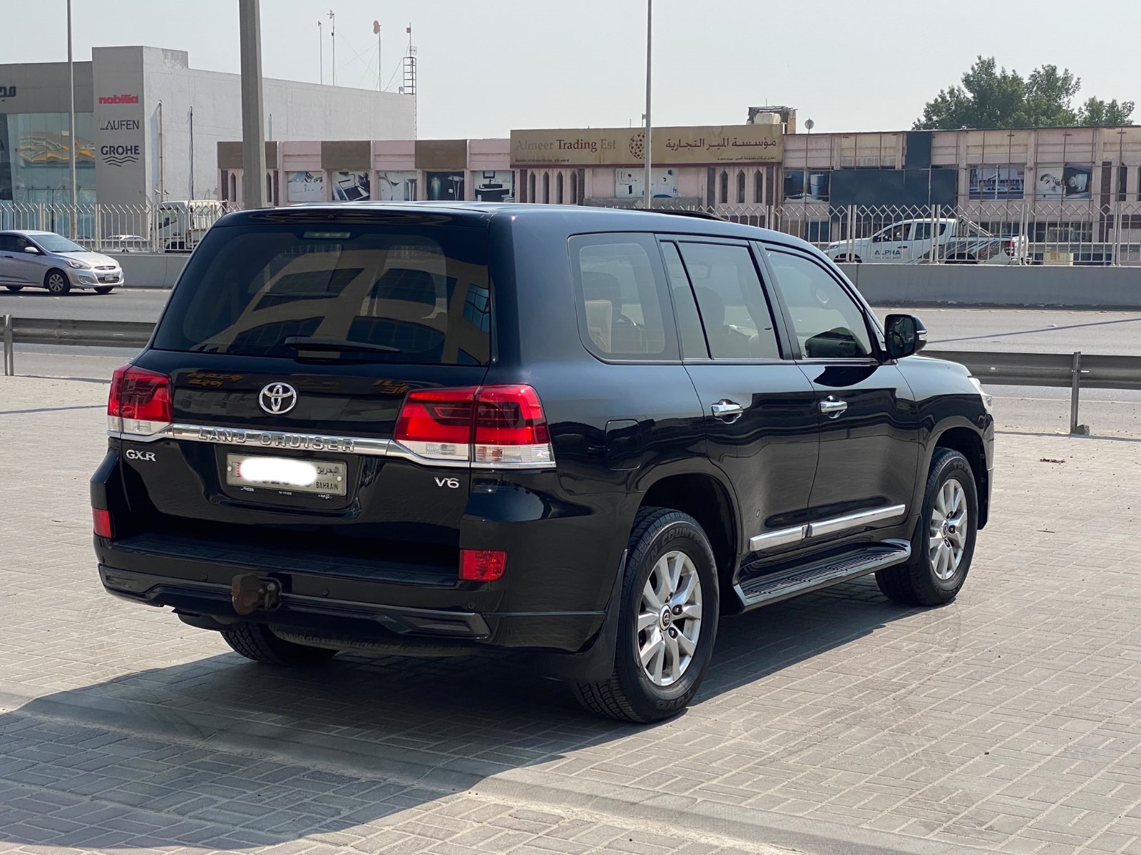 Toyota Land Cruiser GX-R 2018 (Black)
