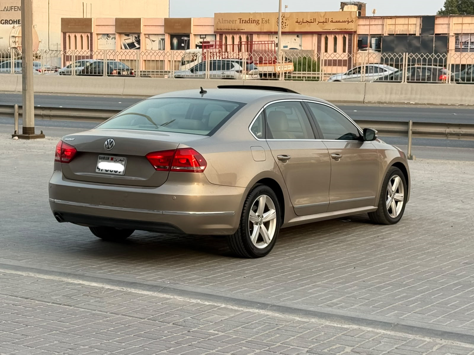 Volkswagen Passat 2016 (Beige)