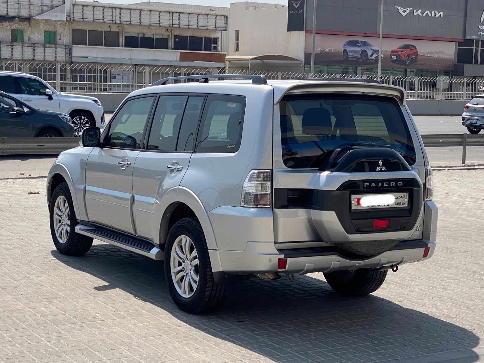 Mitsubishi Pajero GLS 2020 (Silver)