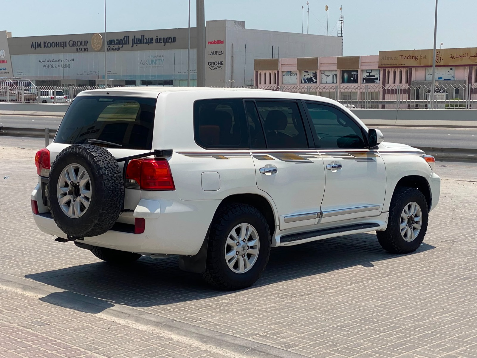 Toyota Land Cruiser GXR 2008 (White)
