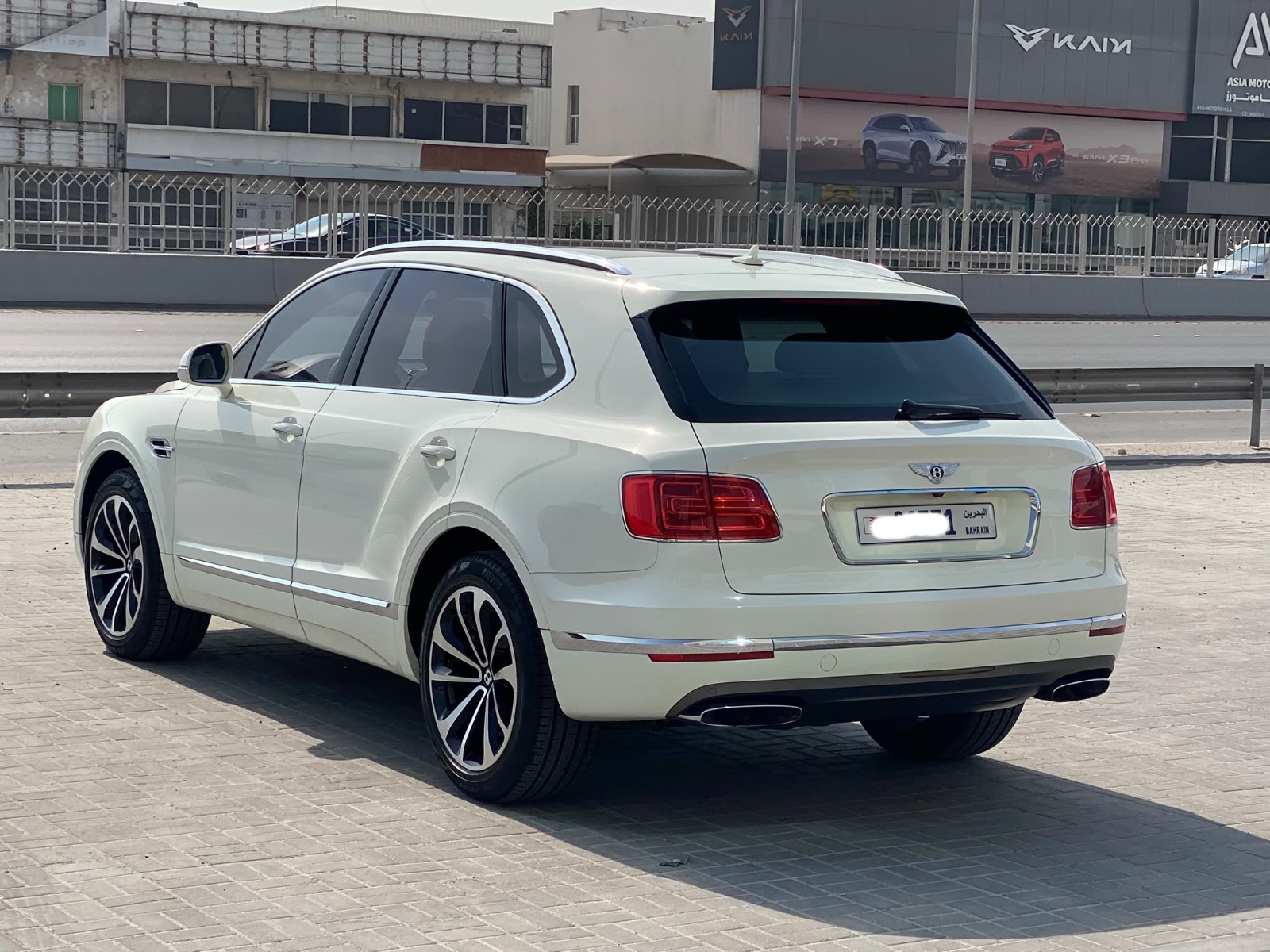 Bentley Bentayga 2017 (White)